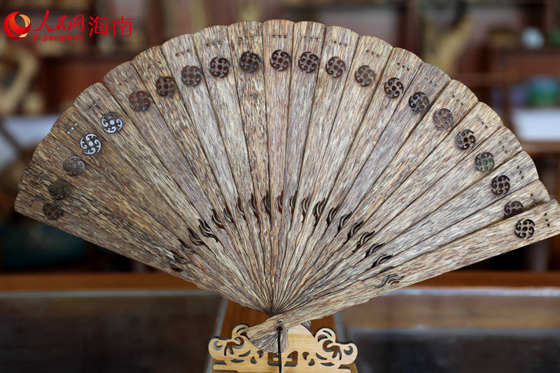 沉香制品——扇子。 孟凡盛攝