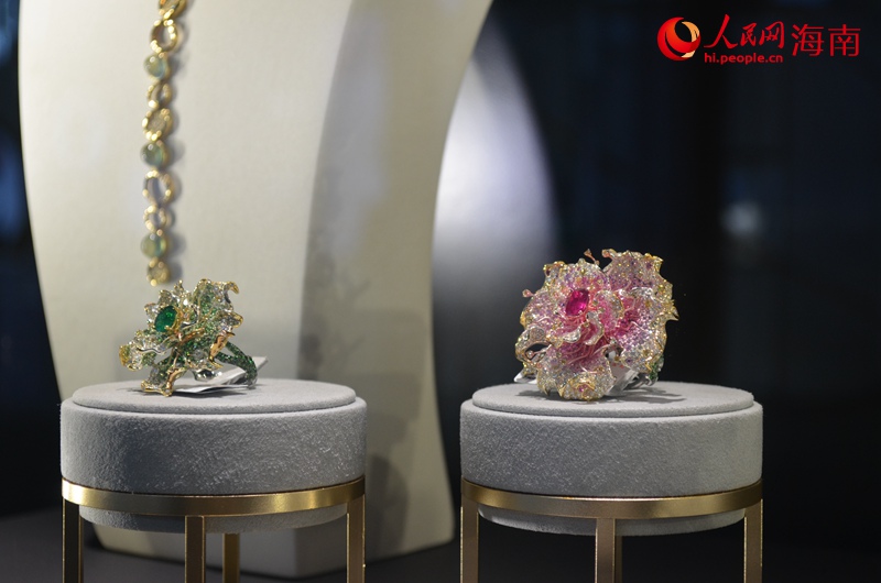 探訪消博會(huì)珠寶展區(qū)：珠光寶氣璀璨奪目。人民網(wǎng) 潘惠文攝