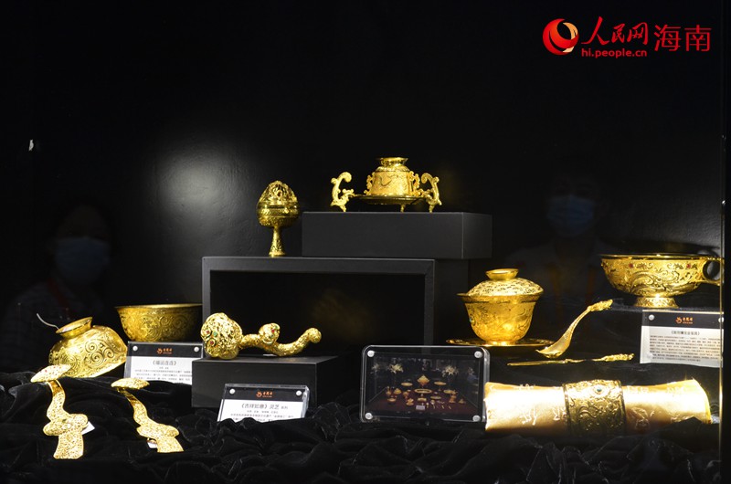 消博會珠寶展區(qū)內的黃金制品。人民網 潘惠文攝