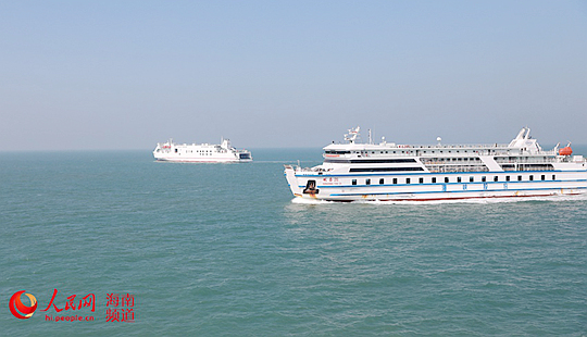 新春走基層|瓊州海峽上的人、車、船
