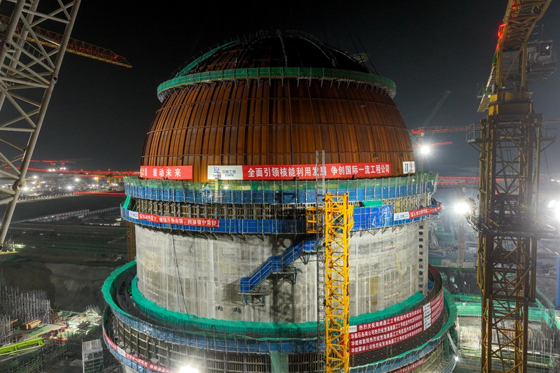 海南核電3號機組內穹頂?shù)跹b現(xiàn)場。劉玄攝 