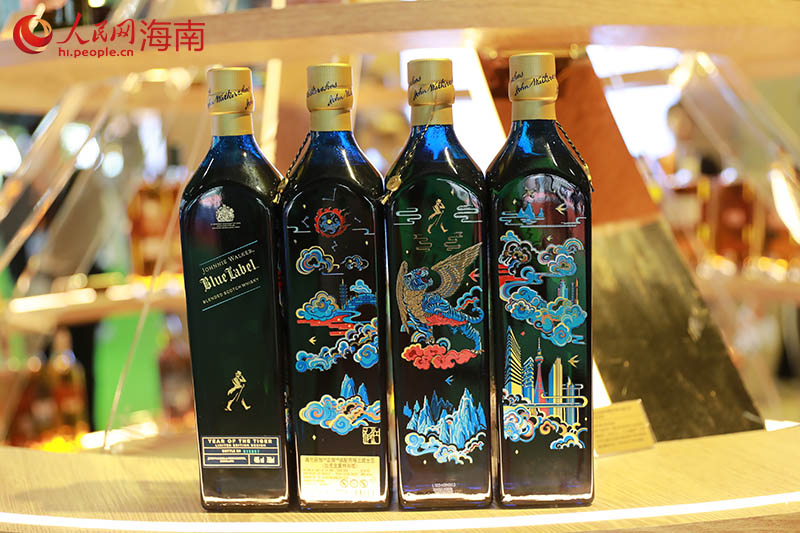 展出的各類酒品。 人民網(wǎng) 孟凡盛攝
