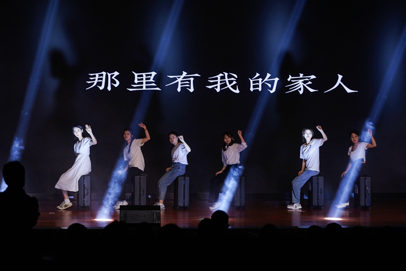 演出現(xiàn)場。海南醫(yī)學(xué)院供圖