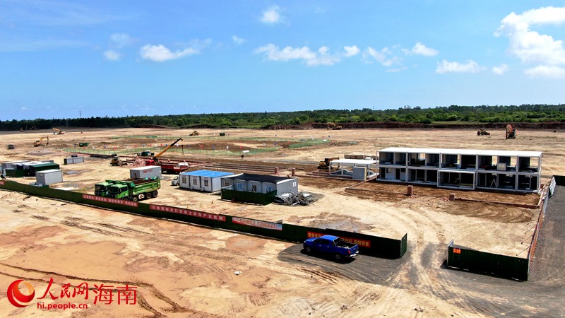 1.海南洋浦海上風(fēng)電產(chǎn)業(yè)園項(xiàng)目工地。人民網(wǎng)記者 符武平攝