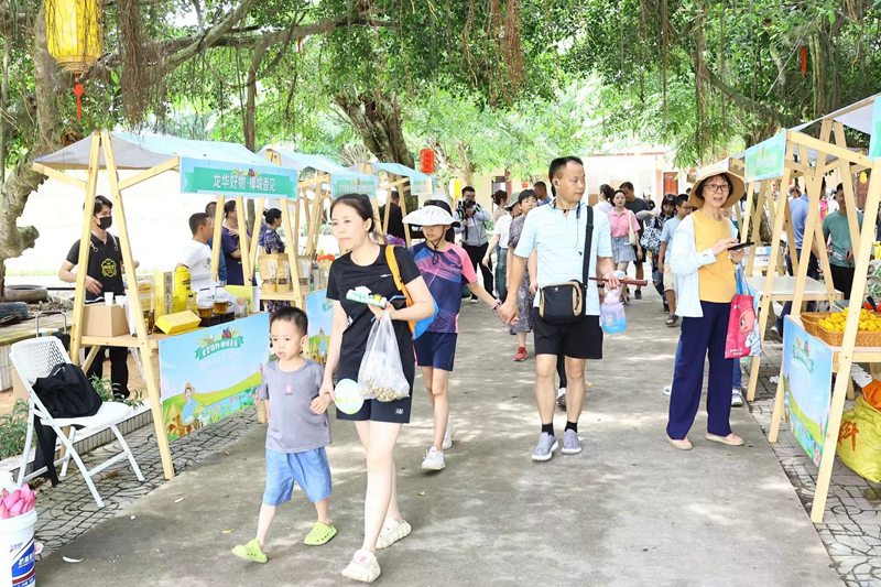 現(xiàn)場(chǎng)集市。主辦方供圖