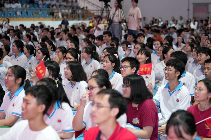 畢業(yè)典禮現(xiàn)場。國興中學(xué)供圖