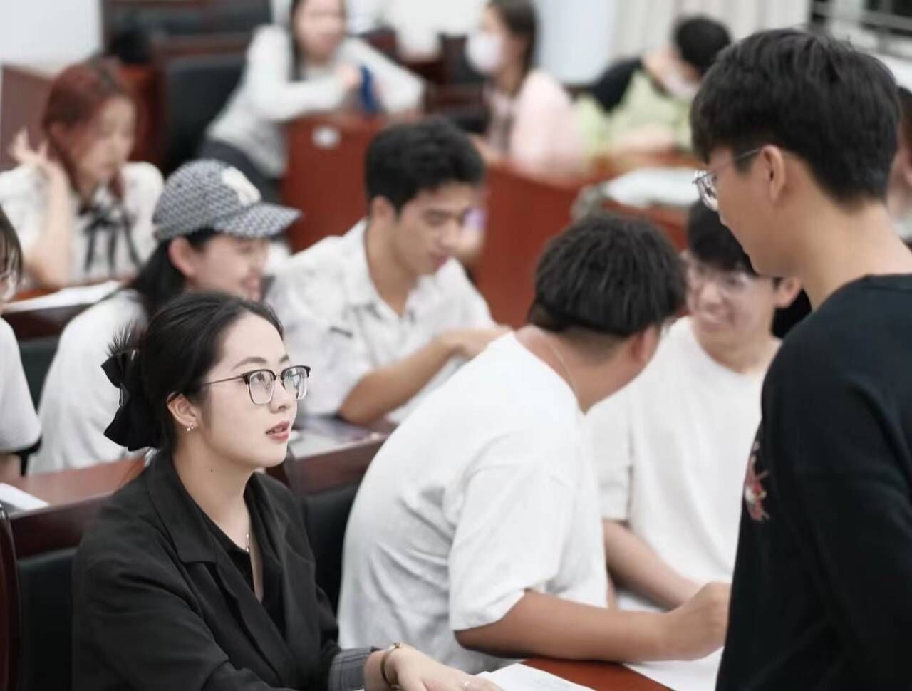圖片：課堂上的王楠鵬飛。受訪者供圖。