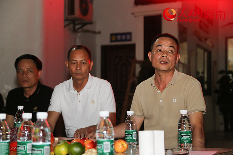 村民代表暢所欲言，表達(dá)所思所盼。人民網(wǎng) 牛良玉攝
