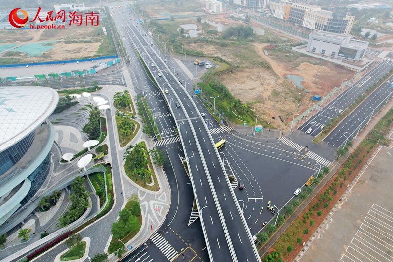 海南環(huán)島旅游公路正式通車。人民網(wǎng)記者 孟凡盛攝
