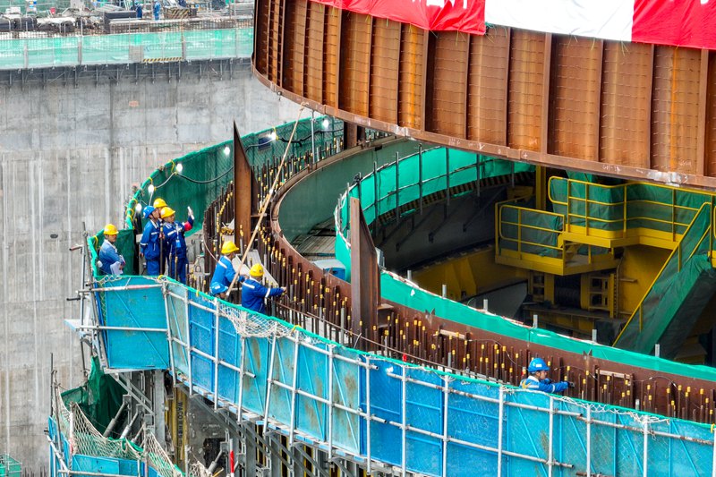 海南核電基地4號(hào)機(jī)組穹頂?shù)跹b。劉玄攝 