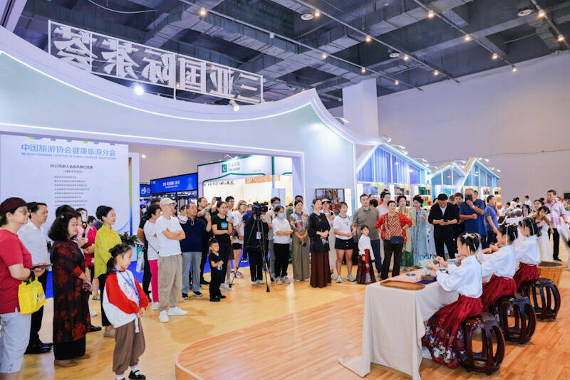展館吸引不少觀眾前來(lái)參觀。主辦方供圖