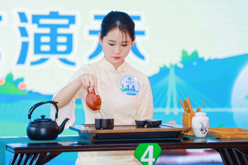 現(xiàn)場拼茶藝。主辦方供圖