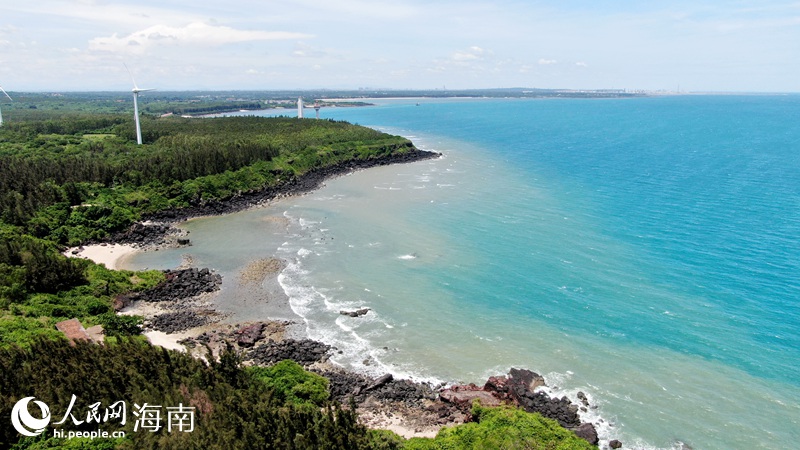 海南環(huán)島旅游公路儋州段景色。人民網(wǎng)記者 符武平攝