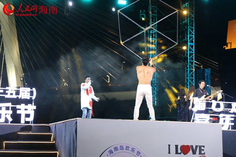 開幕式現(xiàn)場節(jié)目表演。 人民網(wǎng)記者 孟凡盛攝