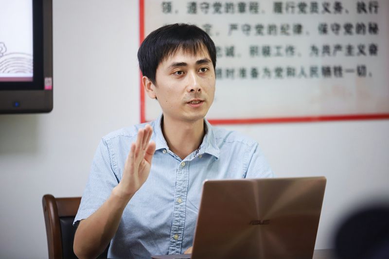 吳春秋講述邢宥的“鄉(xiāng)土”與“家國(guó)”情懷。孫瀧澤攝