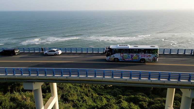 海南環(huán)島旅游公路觀光巴士。海汽集團(tuán)供圖