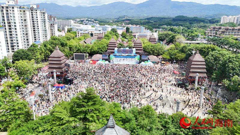 活動吸引眾多市民游客前來參與。人民網(wǎng)記者 牛良玉攝