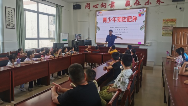 豐富多彩的體育課程激發(fā)青少年們的熱情。 主辦方供圖