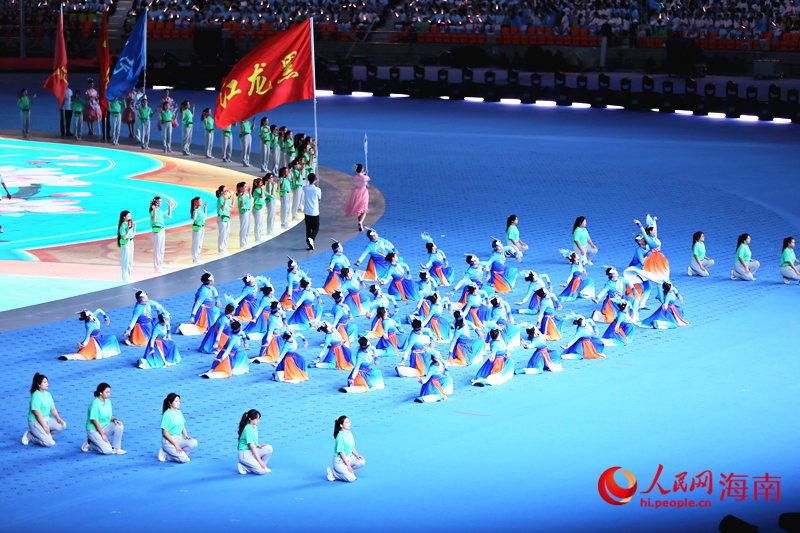 第十二屆全國(guó)少數(shù)民族傳統(tǒng)體育運(yùn)動(dòng)會(huì)開(kāi)幕式現(xiàn)場(chǎng)。 人民網(wǎng)記者 孟凡盛攝