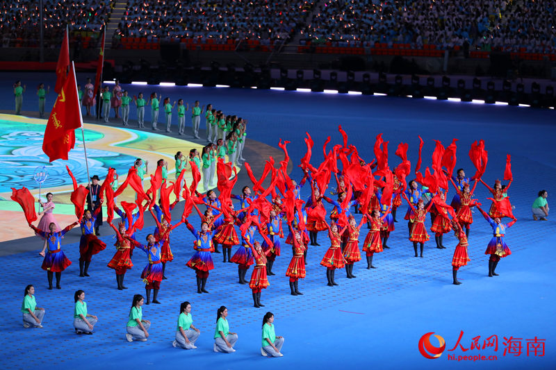 第十二屆全國(guó)少數(shù)民族傳統(tǒng)體育運(yùn)動(dòng)會(huì)開(kāi)幕式現(xiàn)場(chǎng)。人民網(wǎng)記者 孟凡盛攝