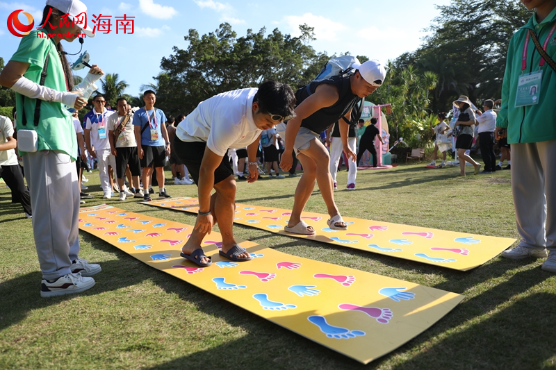 運(yùn)動(dòng)員參與游園活動(dòng)。 人民網(wǎng)記者 孟凡盛攝