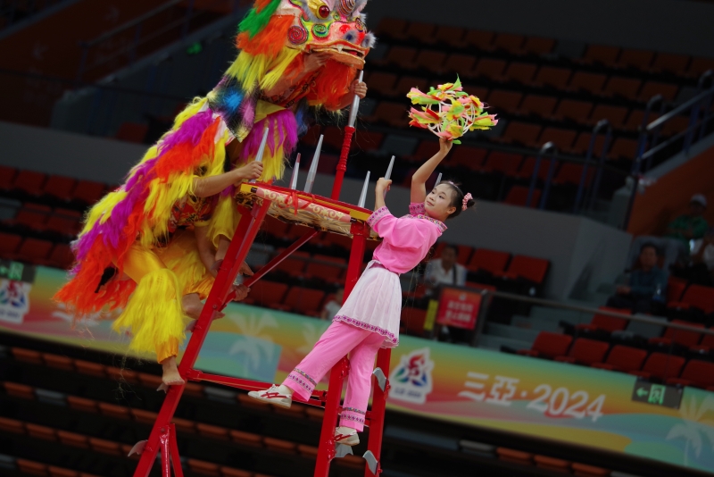 廣西代表隊《刀尖獅技》。實習(xí)生 沙川濤攝