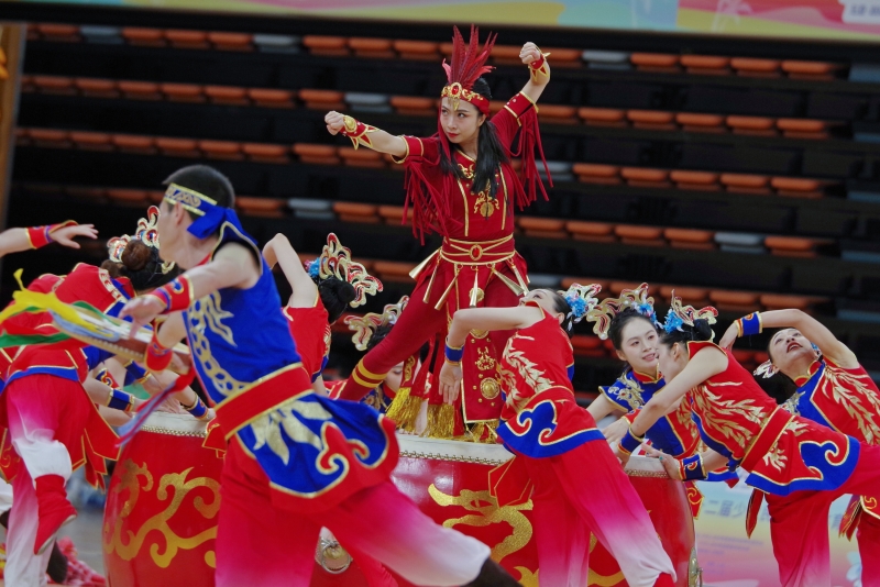 遼寧代表隊《龍騰鼓樂》。實習(xí)生 沙川濤攝