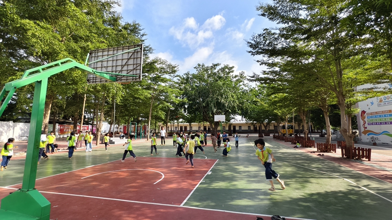 眉報小學煥然一新，軟硬件設(shè)施得到全面提升。符澤民攝