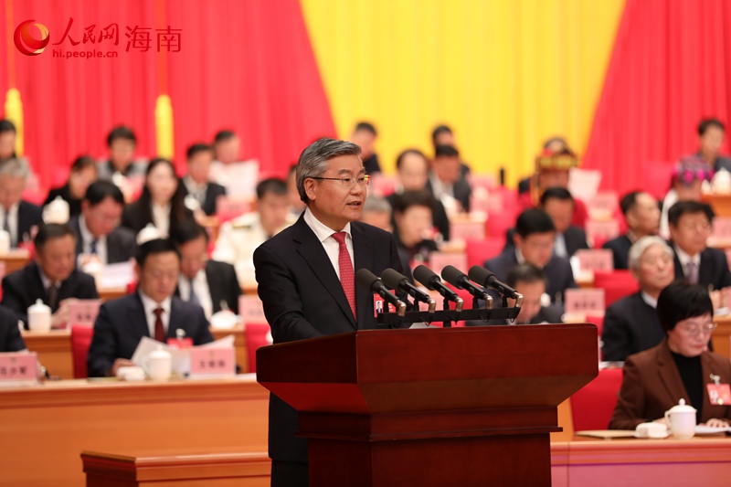 2025年1月13日上午，中國人民政治協(xié)商會議第八屆海南省委員會第三次會議在海口開幕。省政協(xié)主席李榮燦作工作報告。