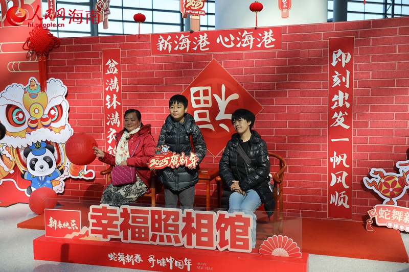 1月14日，2025年春運(yùn)首日?？谛潞８燮椒€(wěn)有序。人民網(wǎng)記者 孟凡盛攝 