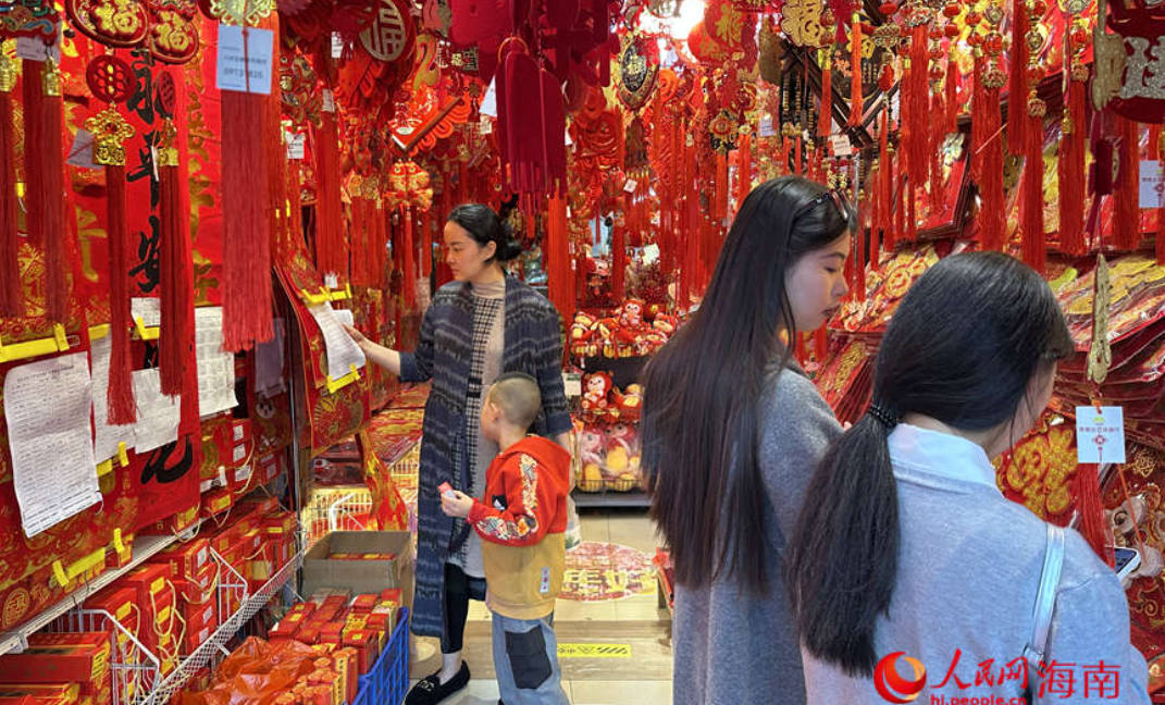 新春走基層｜買春聯(lián)辦年貨 歡歡喜喜過(guò)大年
