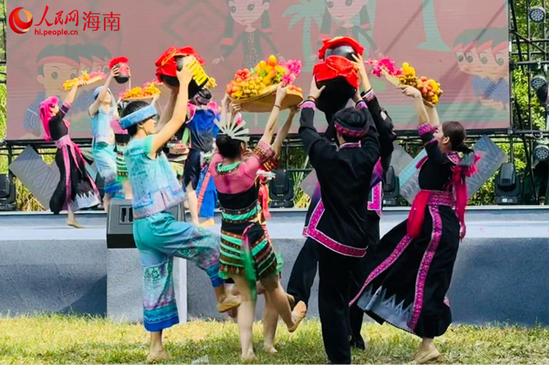 三亞育才生態(tài)區(qū)舉行“三月三”主題活動(dòng)。人民網(wǎng) 熊淑婷攝