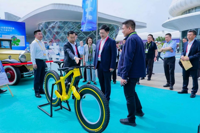 5、現(xiàn)場展示的自行車。