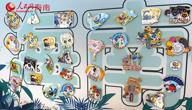 消博會(huì)必逛打卡點(diǎn)，5.0版周邊上新，各色元元宵宵帶給參展者獨(dú)一無二的“海南記憶”。人民網(wǎng) 劉楊攝