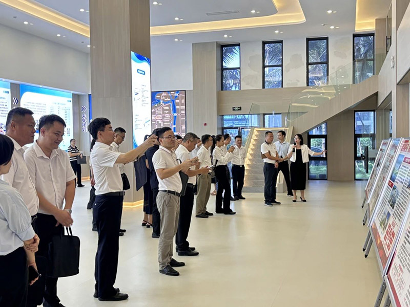 全省新興領(lǐng)域“兩個覆蓋”集中攻堅工作現(xiàn)場會來到高新區(qū)現(xiàn)場觀摩。海口國家高新區(qū)管委會供圖