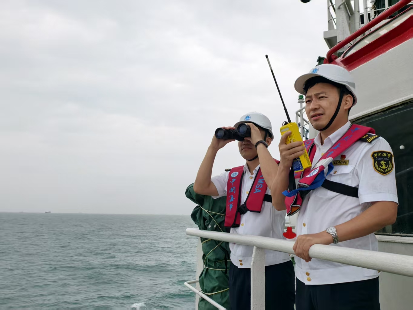執(zhí)法人員開展海上巡航。海南海事局供圖