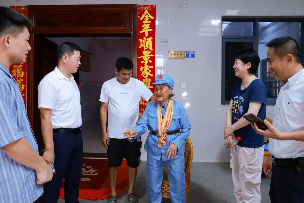 慰問(wèn)活動(dòng)現(xiàn)場(chǎng)。陳允武攝