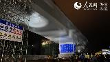 重達萬余噸！海南首個跨鐵轉(zhuǎn)體梁成功轉(zhuǎn)體